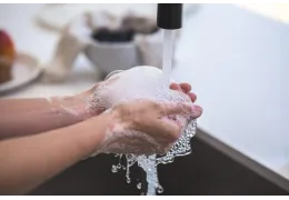 Pielęgnacja twarzy latem